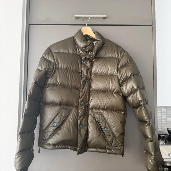 Burberry Down Filled Erwood Puffer Jacket (Unisex) - Picture 2 of 13